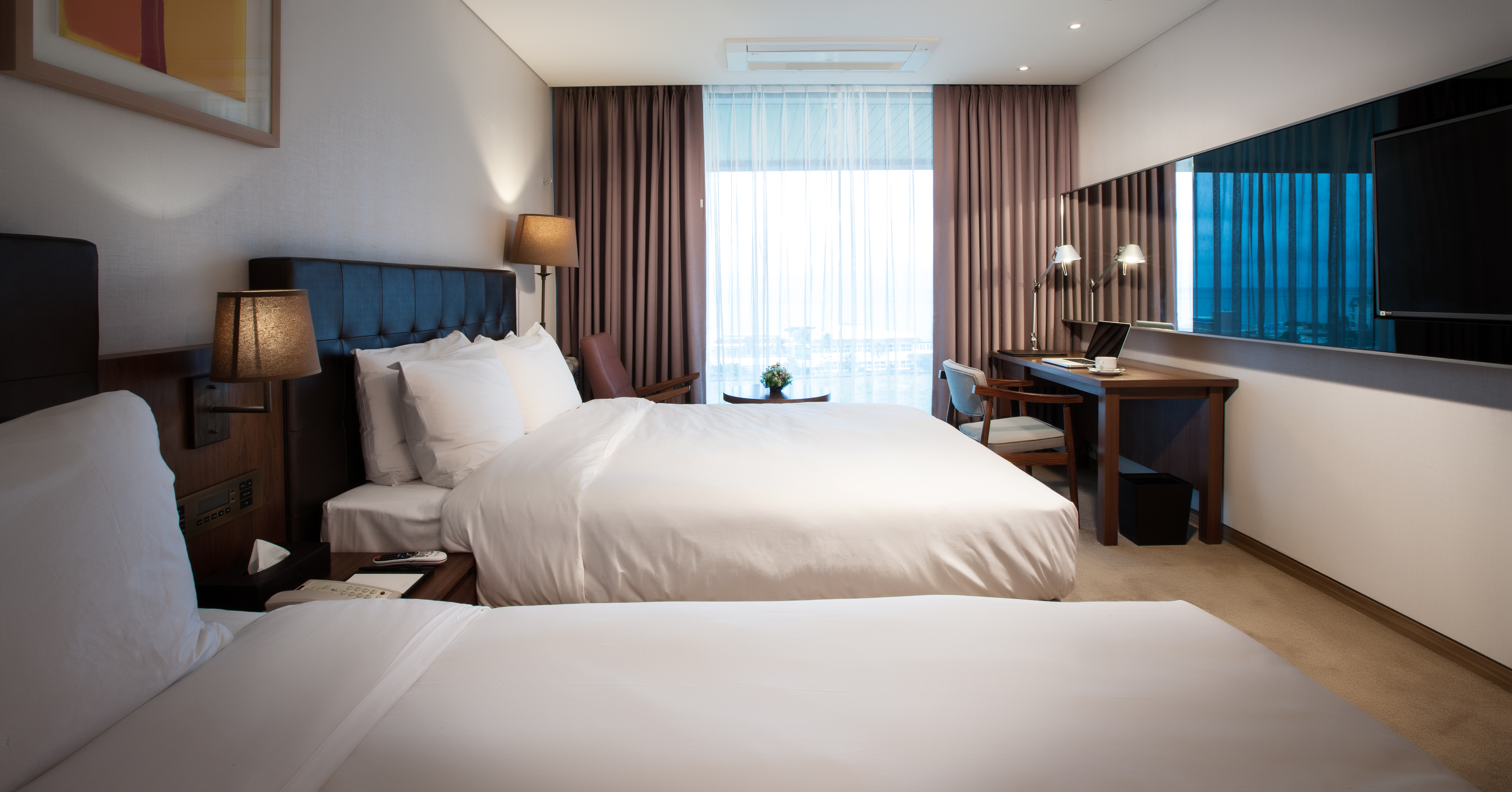 디럭스 트윈-2인(조식불포함)